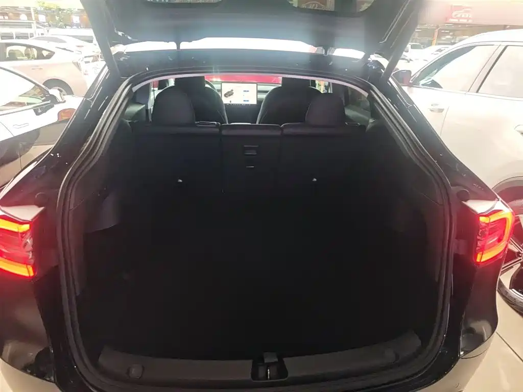 Tesla Model Y 2023 — фото 15