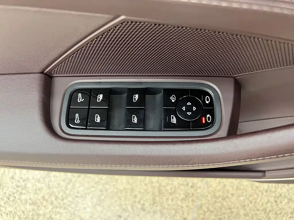Porsche Panamera 2019 — фото 16