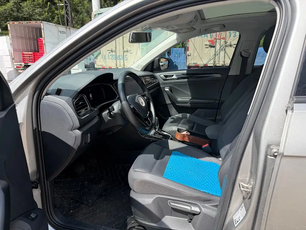 Volkswagen T-Roc 2021