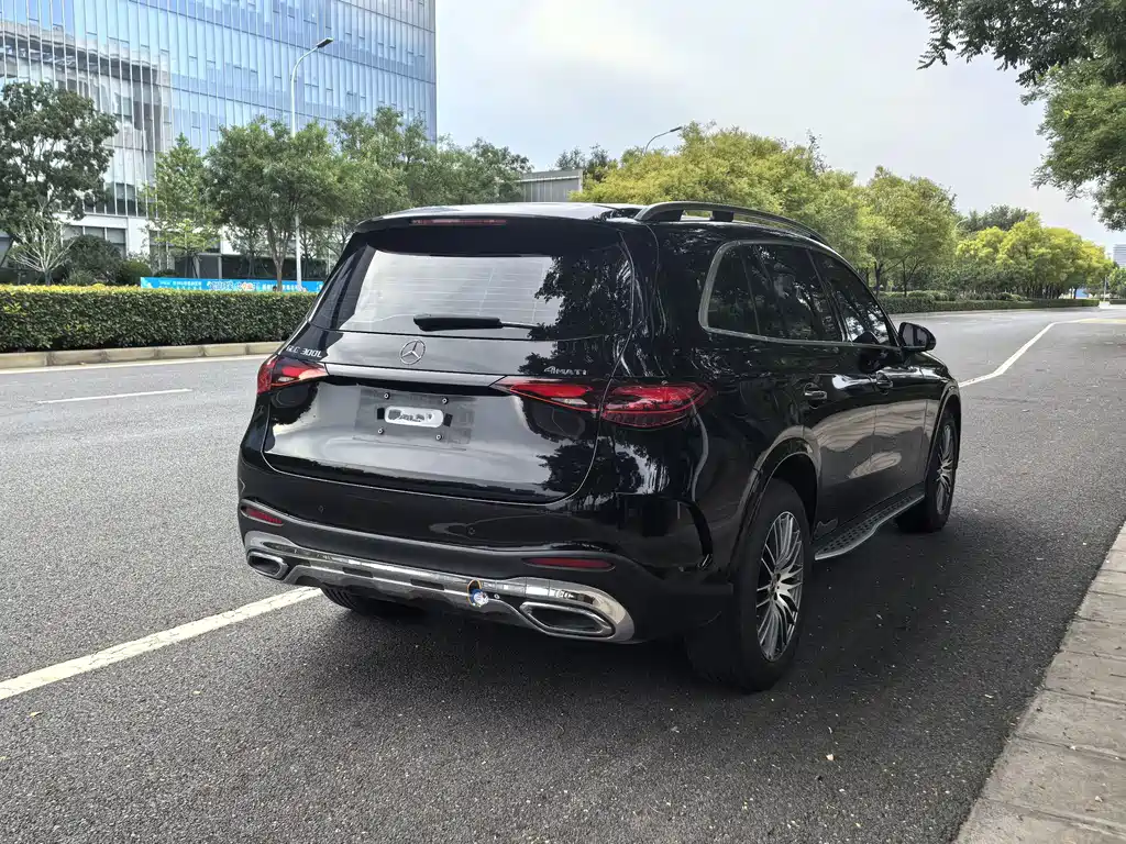 Mercedes-Benz GLC 2023