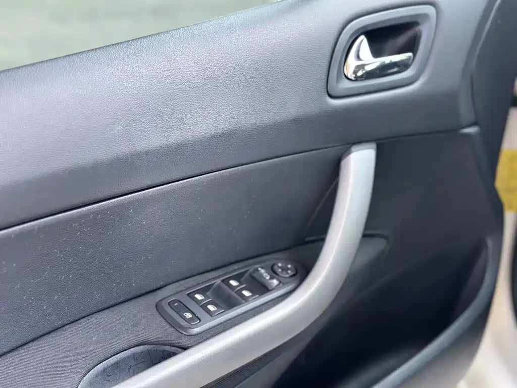 Peugeot 408 2014 — фото 15