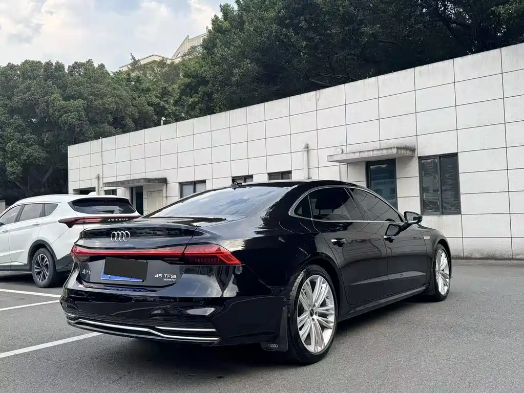 Audi A7L 2025 — фото 7