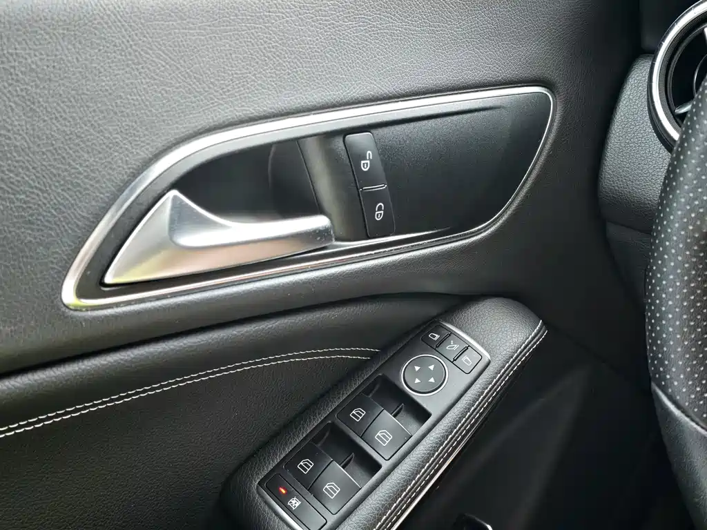 Mercedes-Benz CLA 2018 — фото 27
