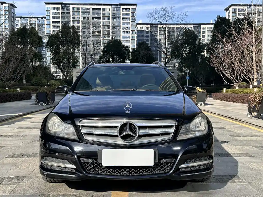 Mercedes-Benz C-Class 2011 — фото 2