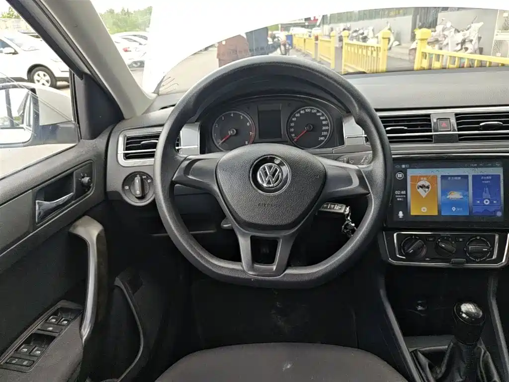 Volkswagen Santana 2017 — фото 11