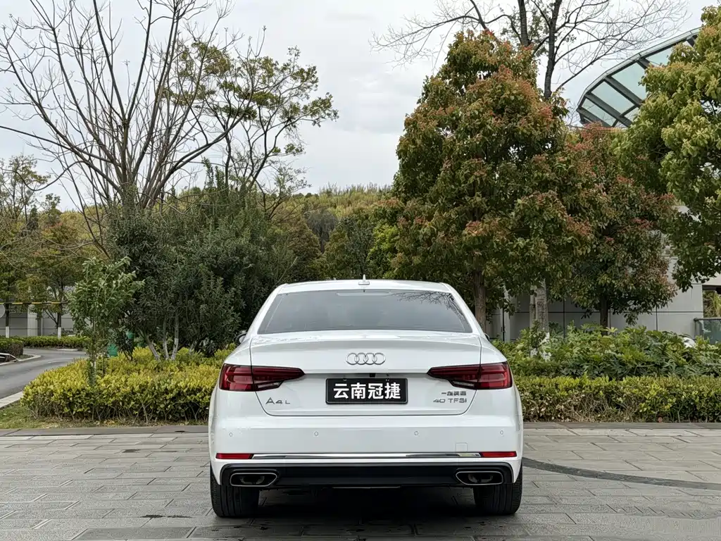 Audi A4L 2019