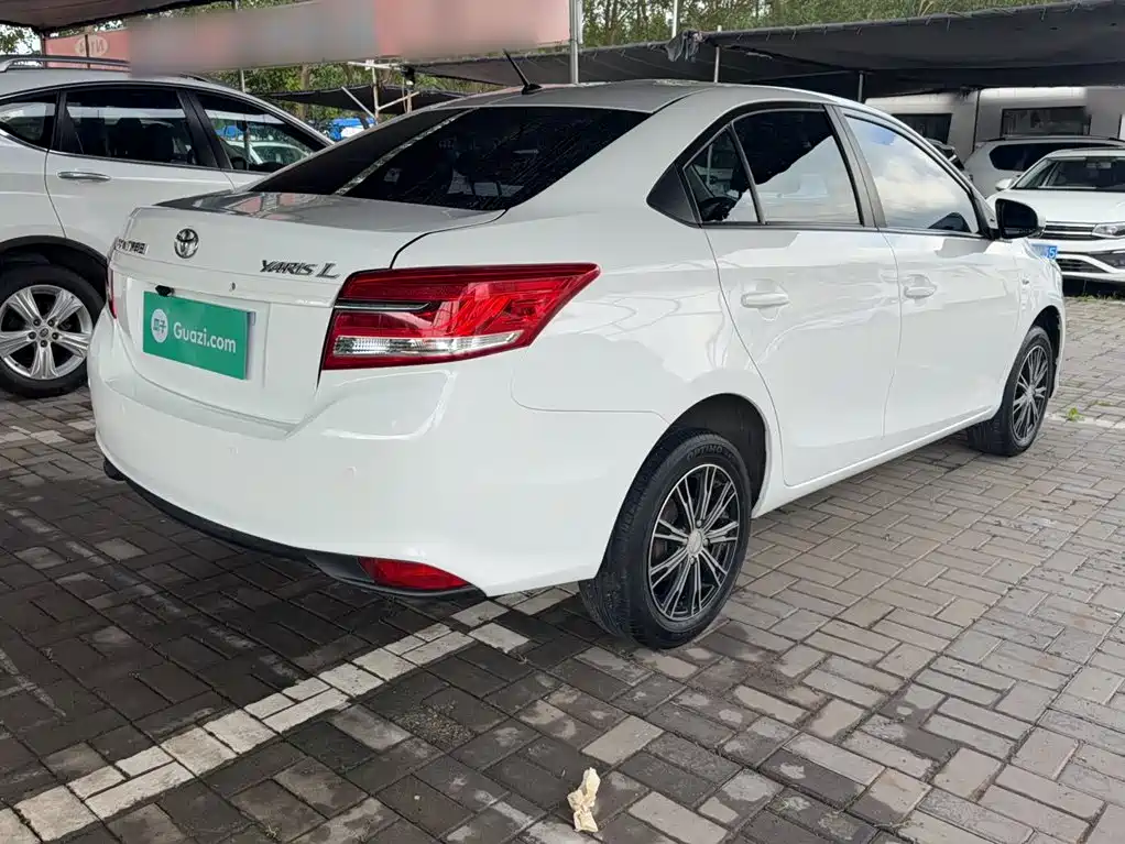 Toyota Yaris L 2019 — фото 24
