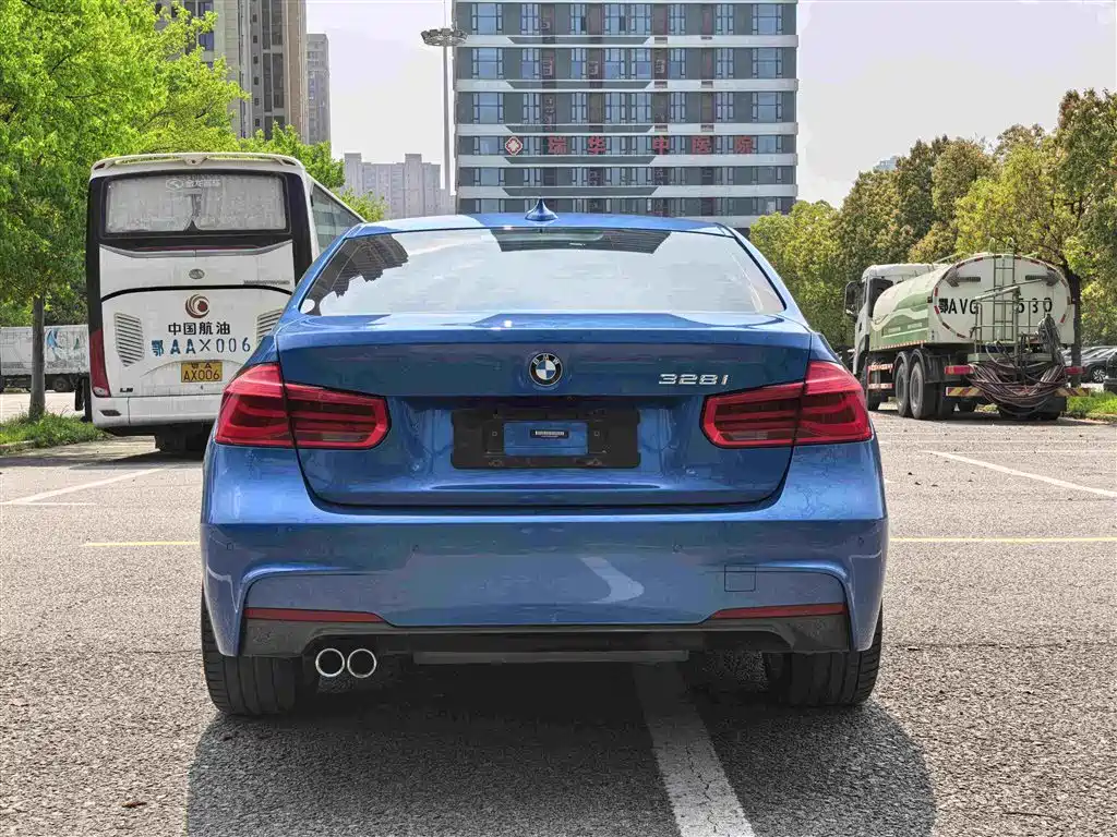 BMW 3 Series 2016 — фото 12