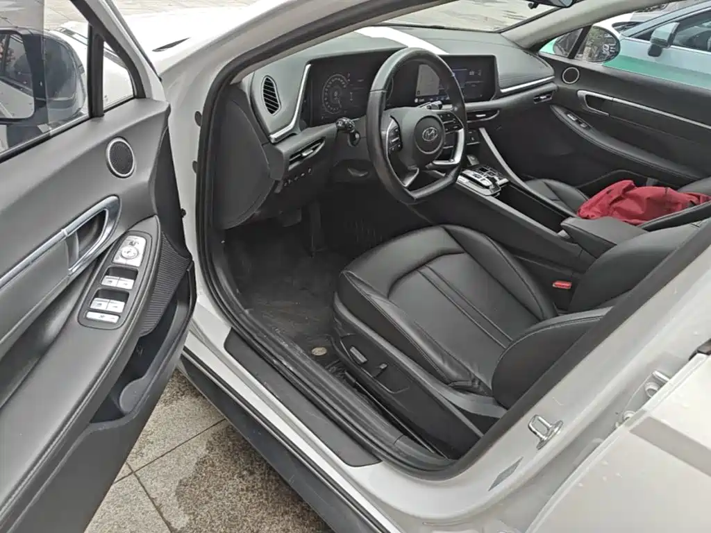 Hyundai Sonata 2021 — фото 16