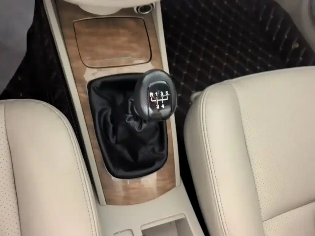 Buick Excelle 2015 — фото 14