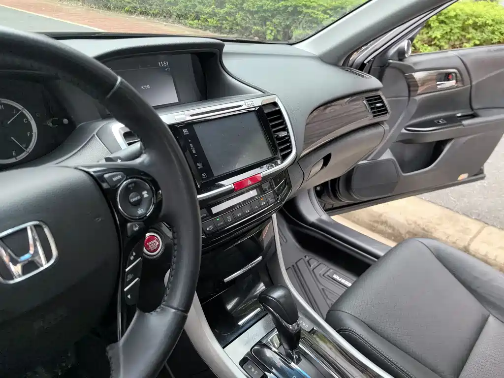 Honda Accord 2016 — фото 26