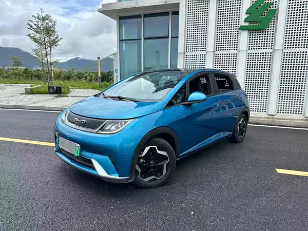BYD Dolphin 2023