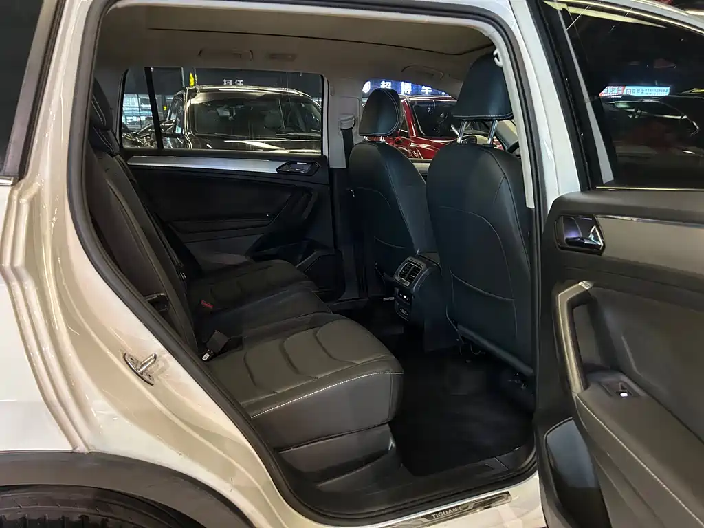 Volkswagen Tiguan L 2019 — фото 8