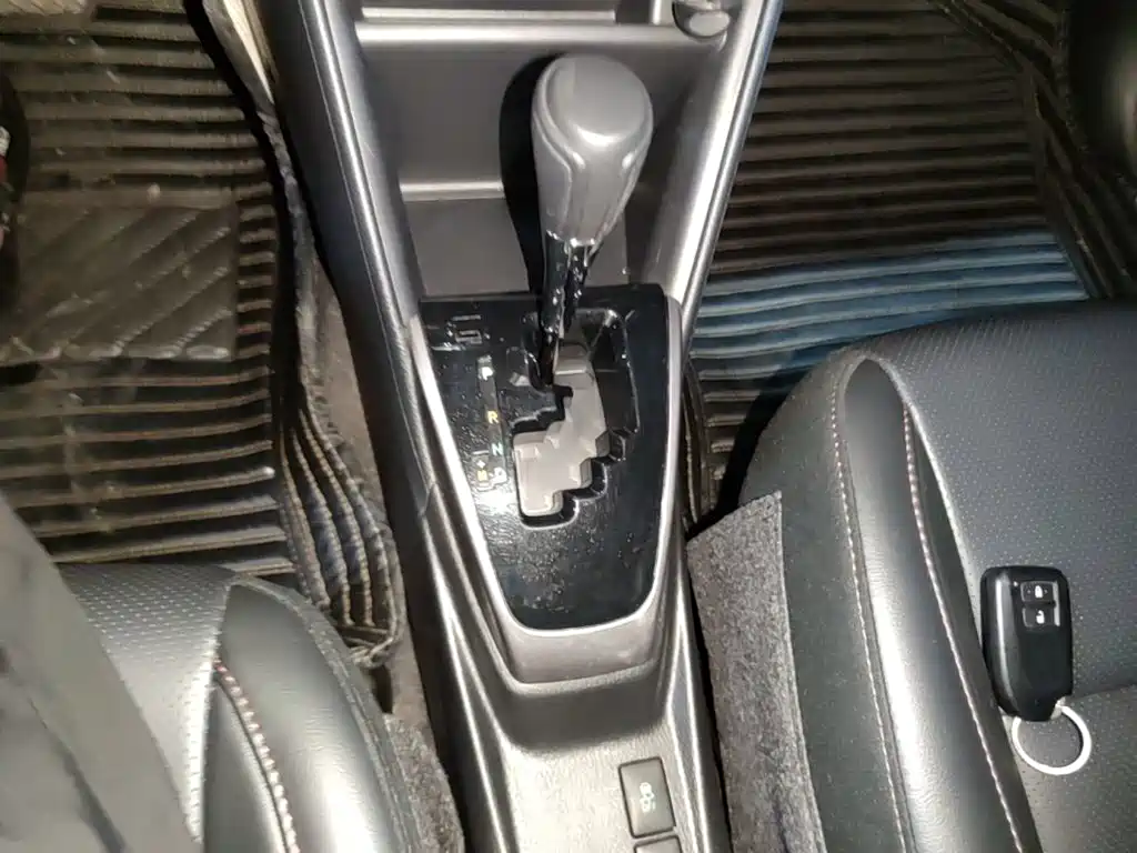 Toyota Yaris L 2023 — фото 14