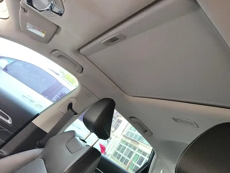 Geely Emgrand 2022