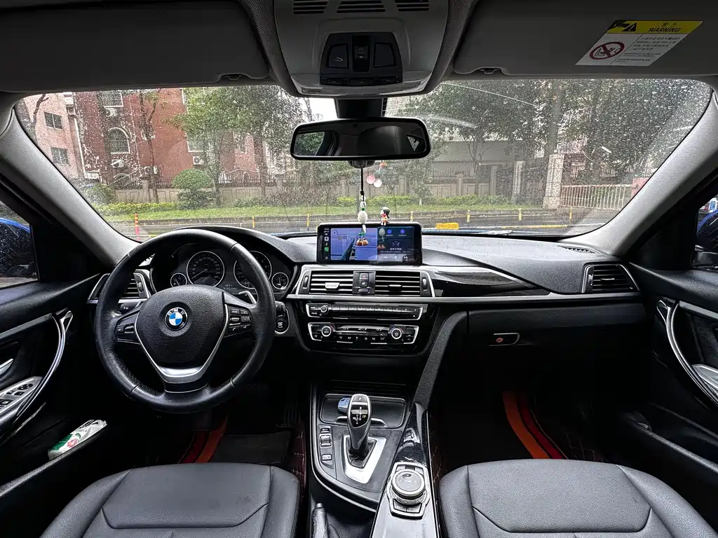 BMW 3 Series 2017 — фото 27
