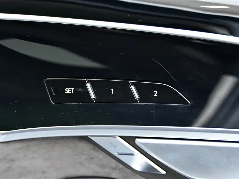Audi A8 New Energy 2022 — фото 31