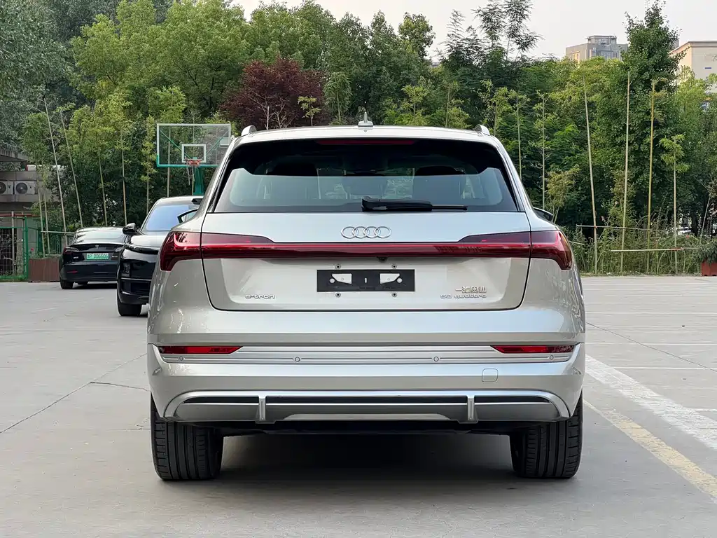 Audi e-tron 2022