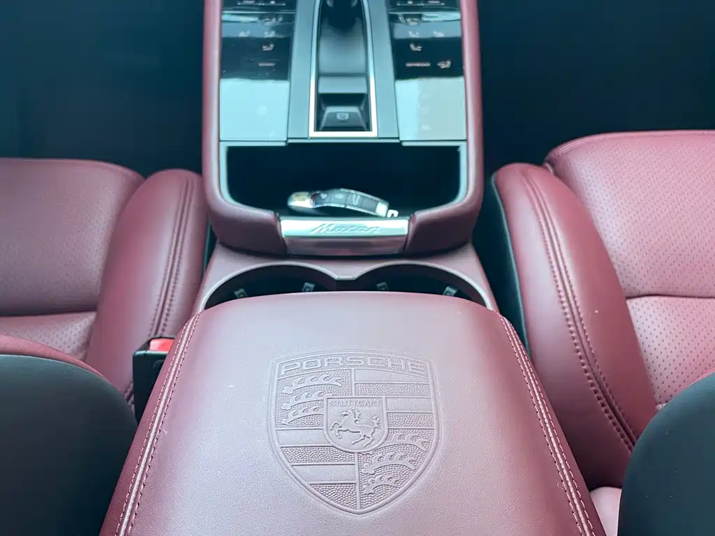 Porsche Macan 2023 — фото 17