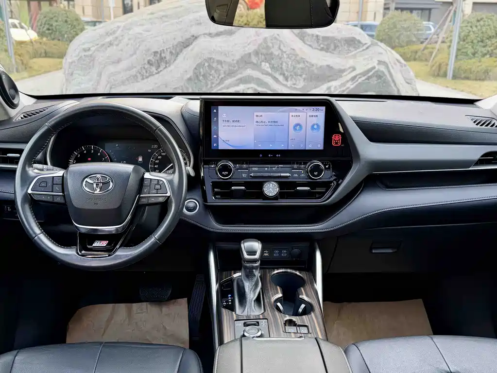 Toyota Highlander 2023 — фото 11