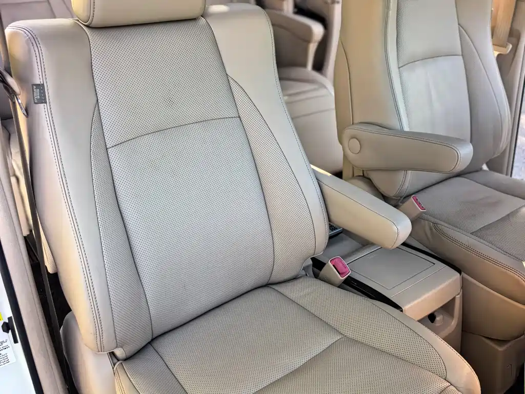 Toyota Alphard 2016 — фото 23