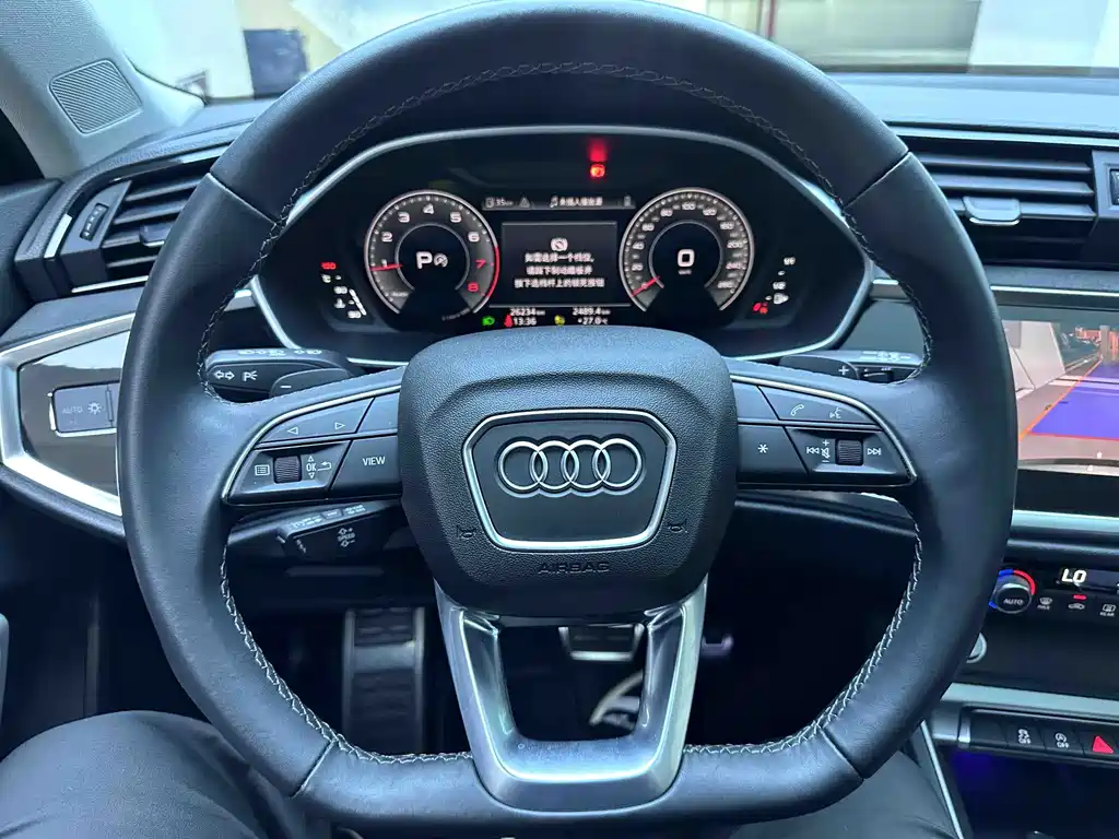 Audi Q3 2023 — фото 11