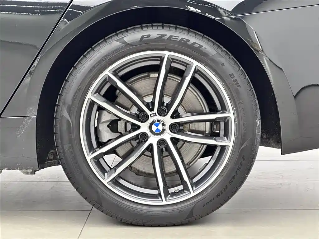 BMW 5 Series New Energy 2021 — фото 17