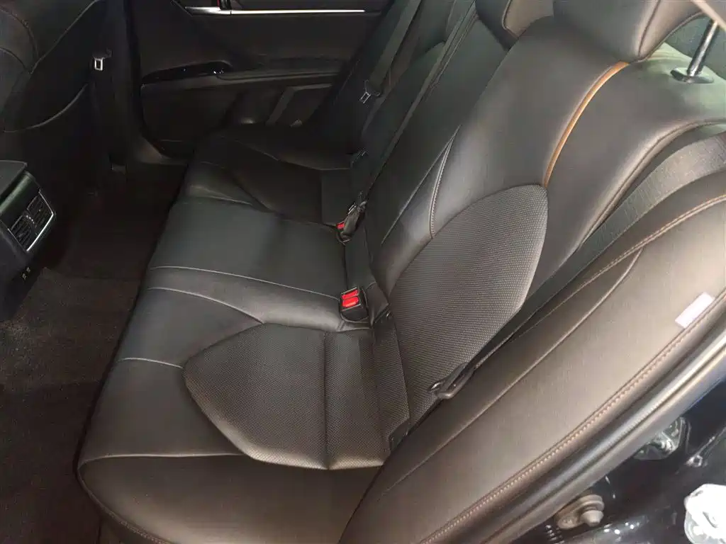 Toyota Camry 2023 — фото 13