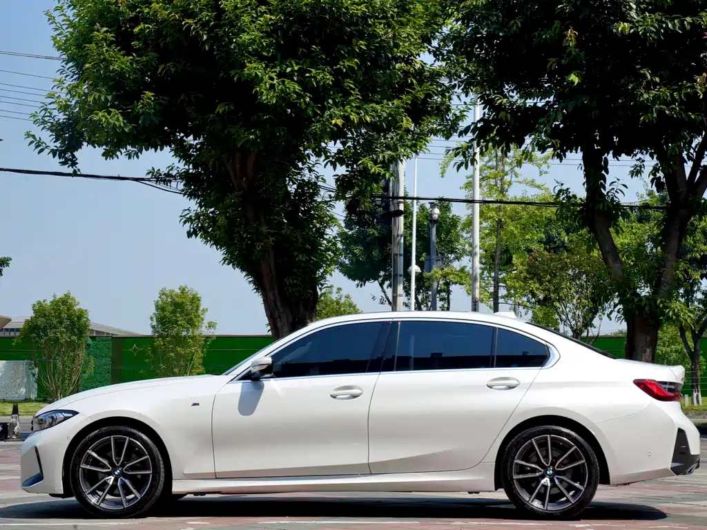 BMW 3 Series 2024