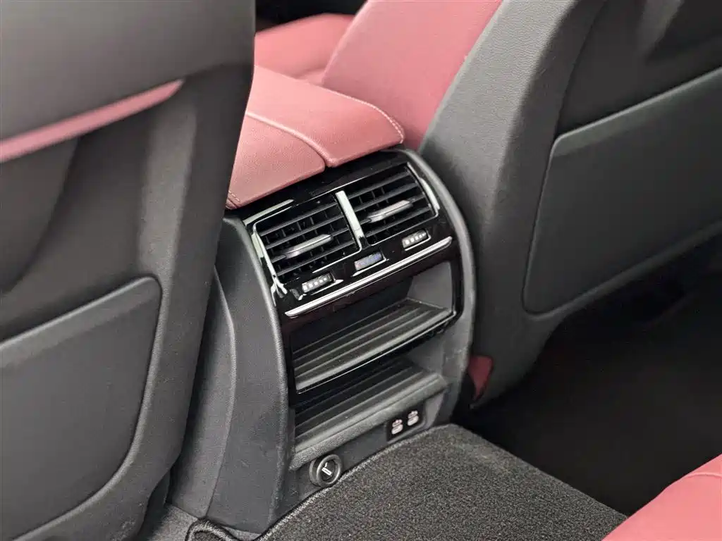 BMW 5 Series New Energy 2021 — фото 12