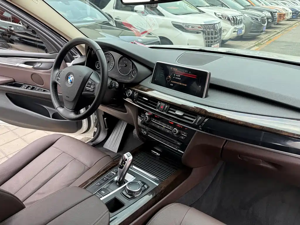 BMW X5 2016 — фото 16