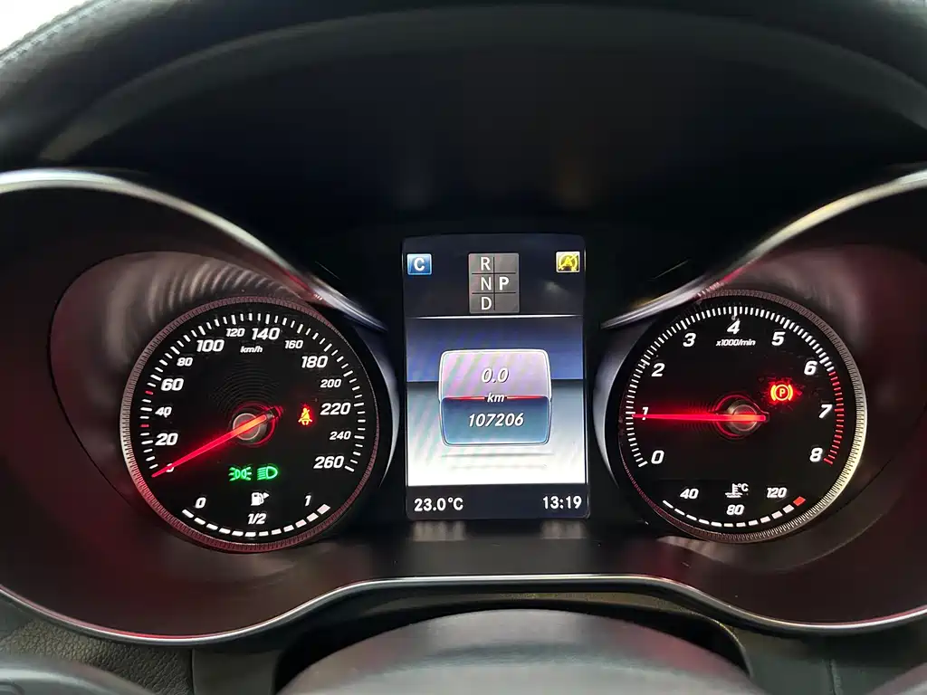 Mercedes-Benz GLC 2017 — фото 10