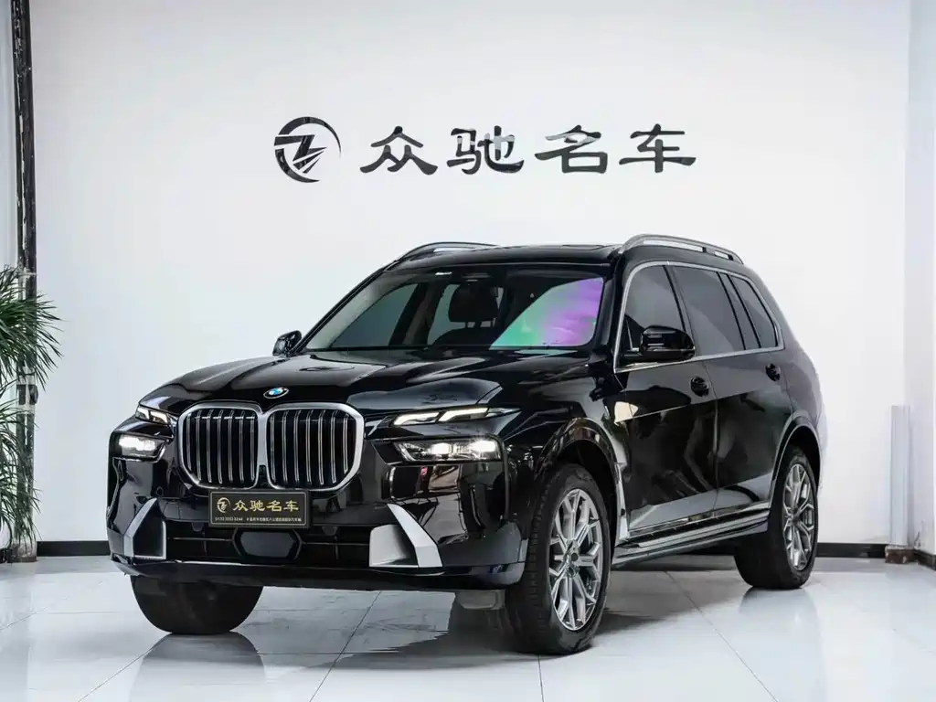 BMW X7 2023 — фото 1