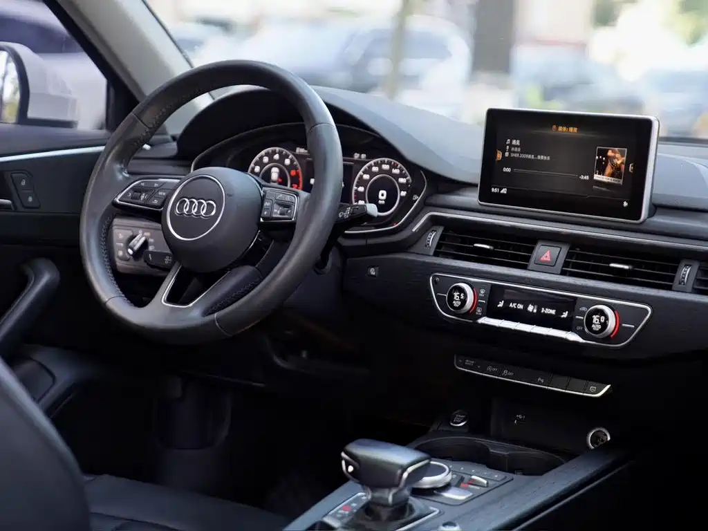Audi A4L 2018 — фото 10