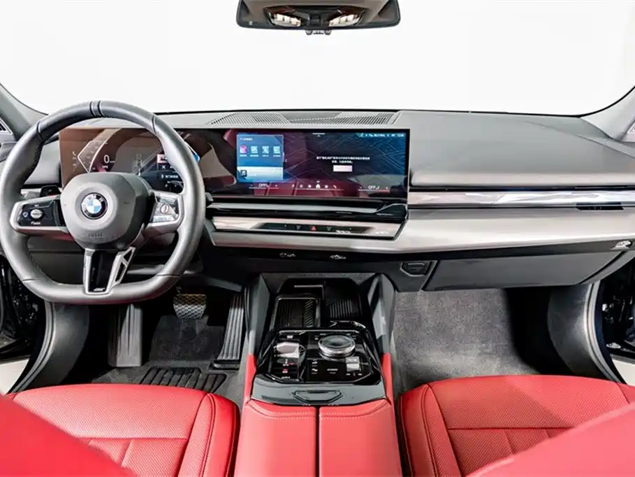 BMW 5 Series 2025 — фото 11