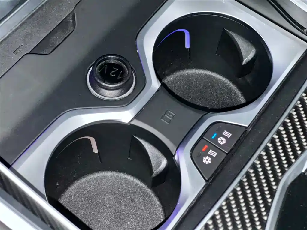BMW XM 2025 — фото 14