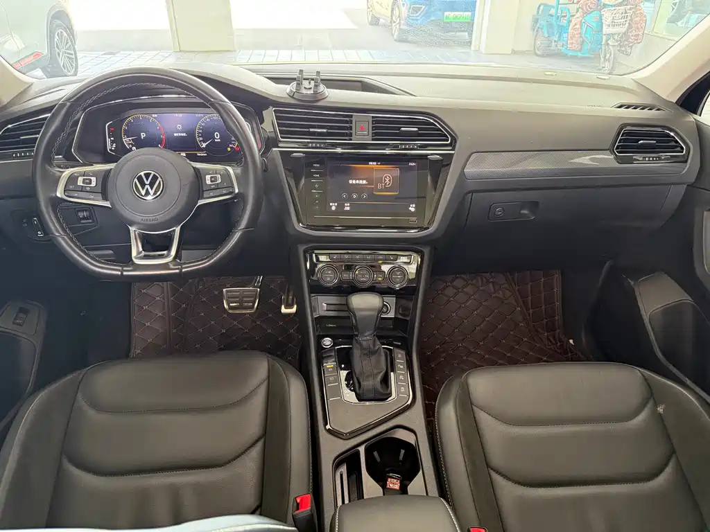 Volkswagen Tiguan L 2021 — фото 8