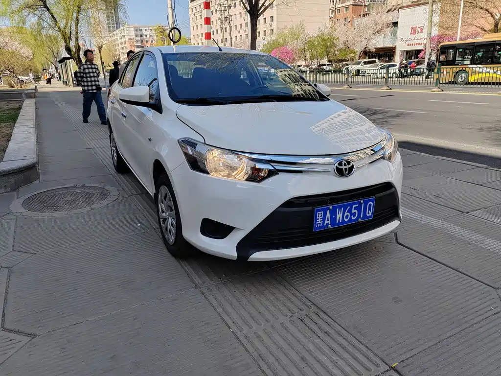 Toyota Vios 2016 — фото 3