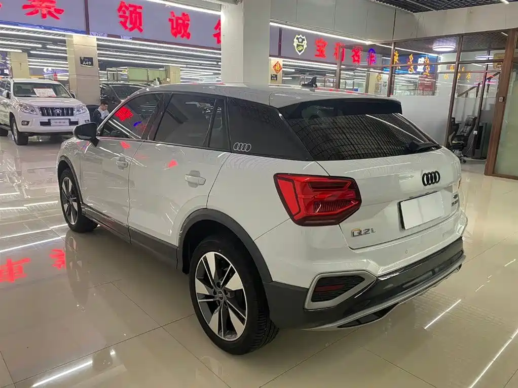 Audi Q2L 2022
