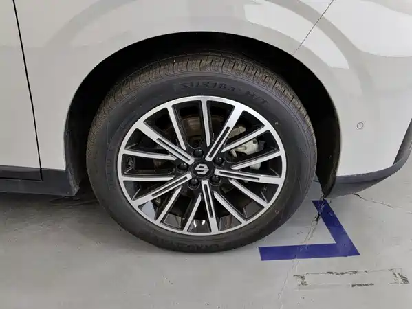 Leapmotor B10 2025