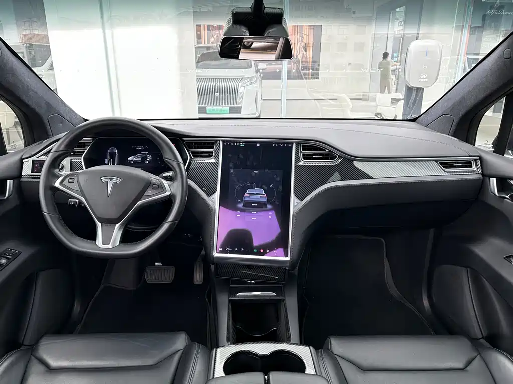 Tesla Model X 2018 — фото 8