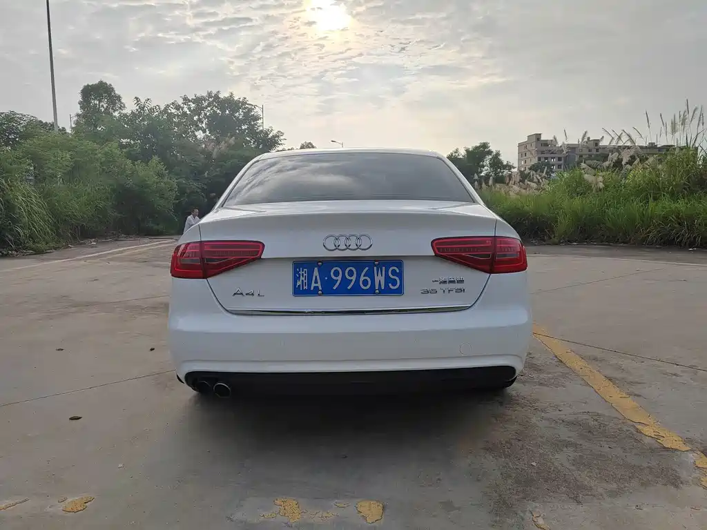 Audi A4L 2014