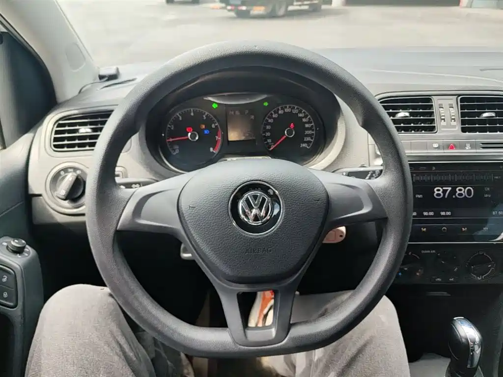 Volkswagen Polo 2018 — фото 10