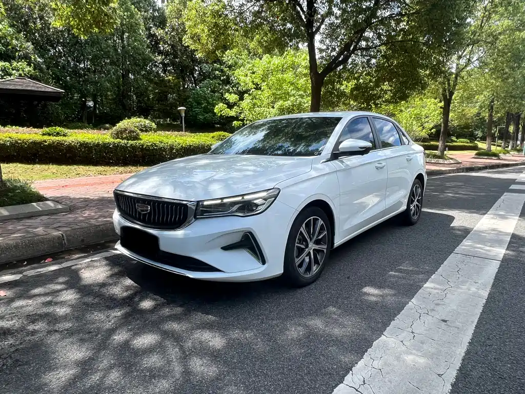 Geely Emgrand 2023