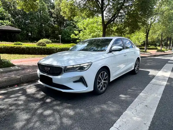 Geely Emgrand 2023