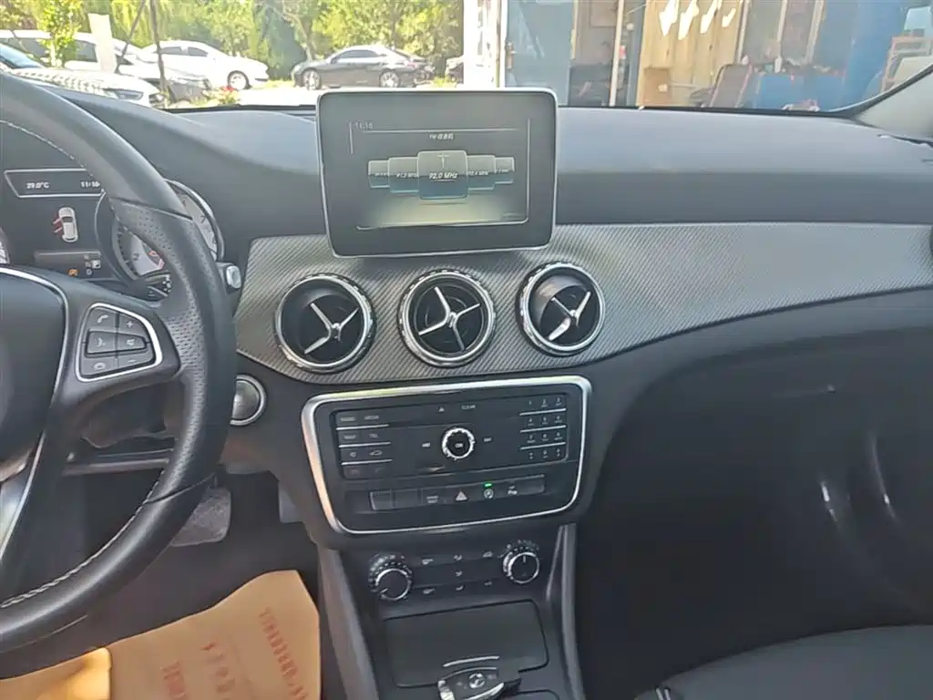 Mercedes-Benz GLA 2017 — фото 13