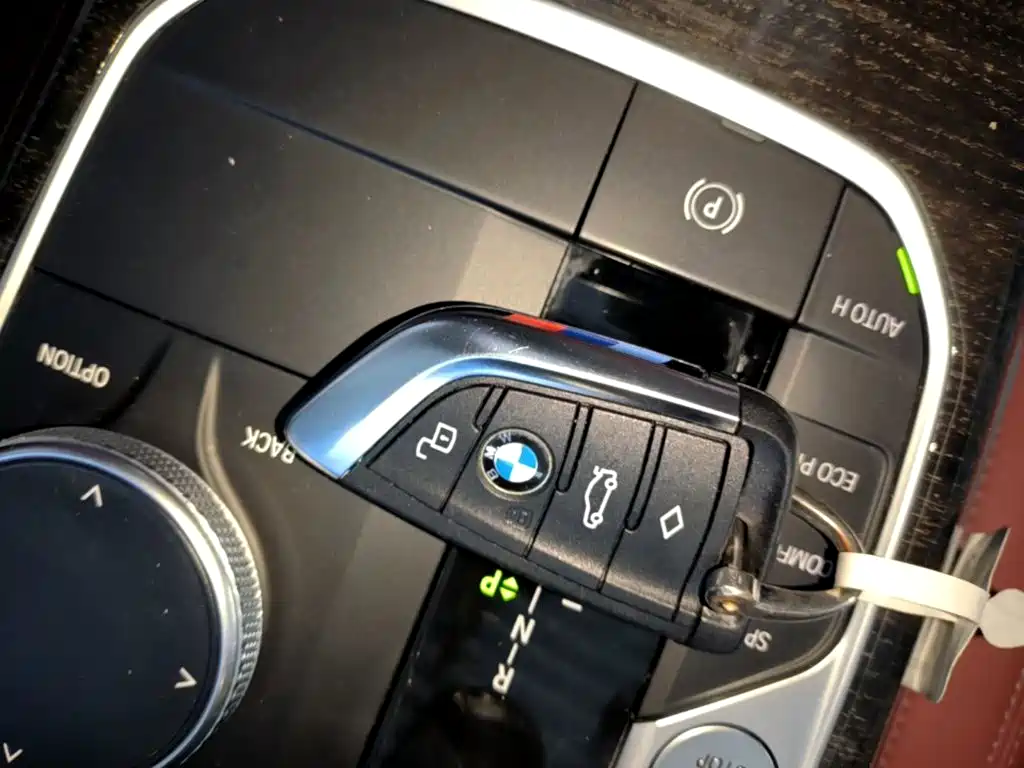BMW 3 Series 2021 — фото 9