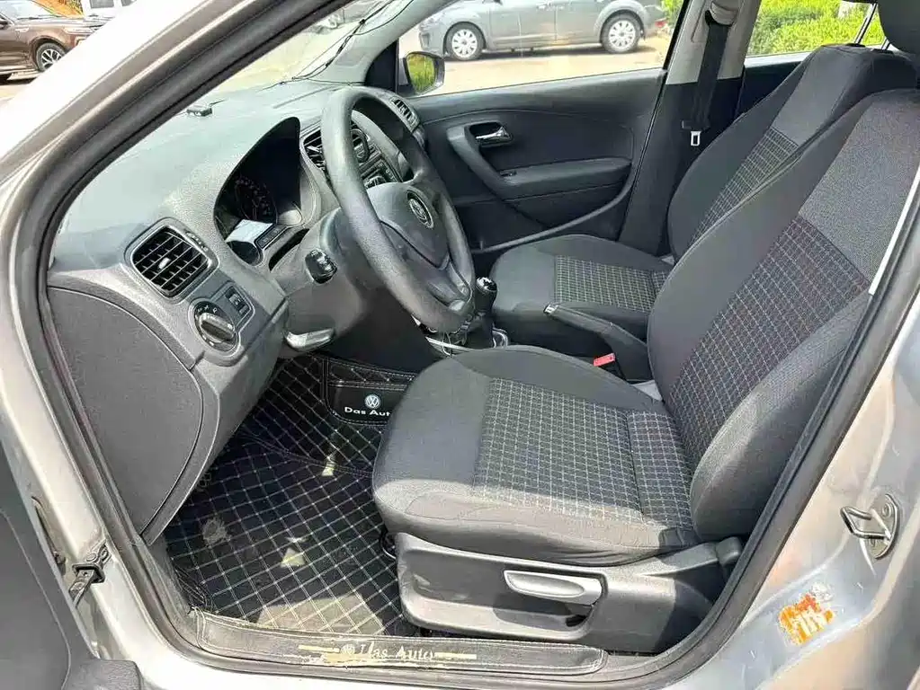 Volkswagen Polo 2015