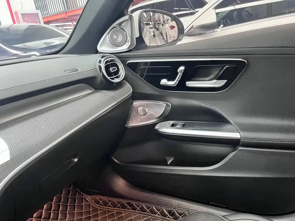 Mercedes-Benz C-Class 2024