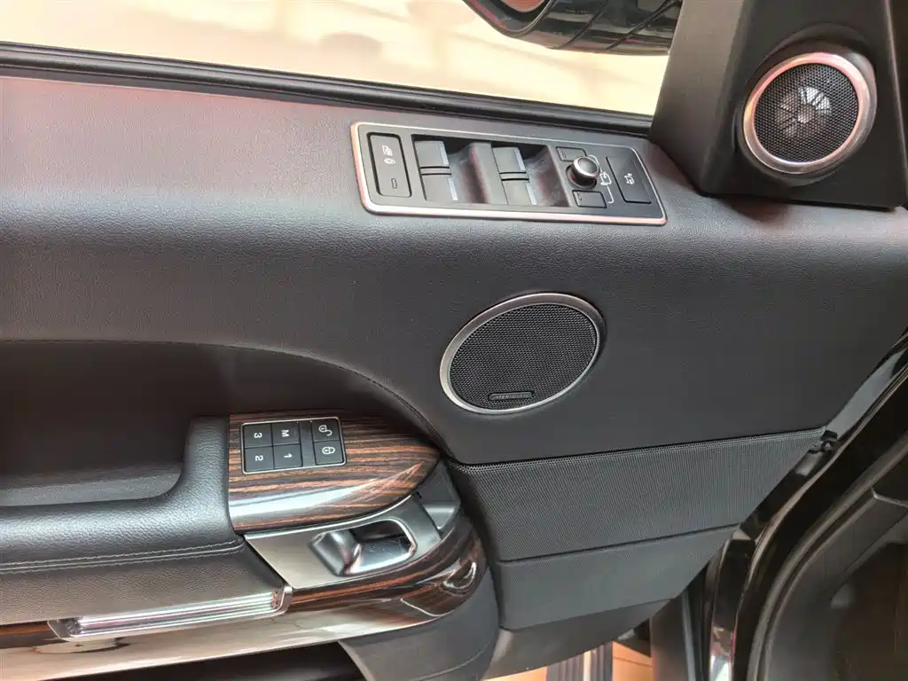 Land Rover Range Rover 2017 — фото 16
